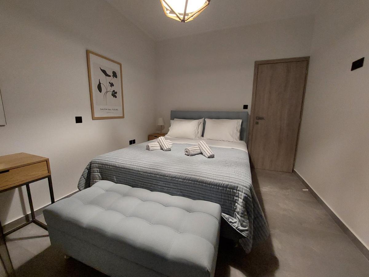 Christellie Luxury Apartment Kiáton Екстериор снимка