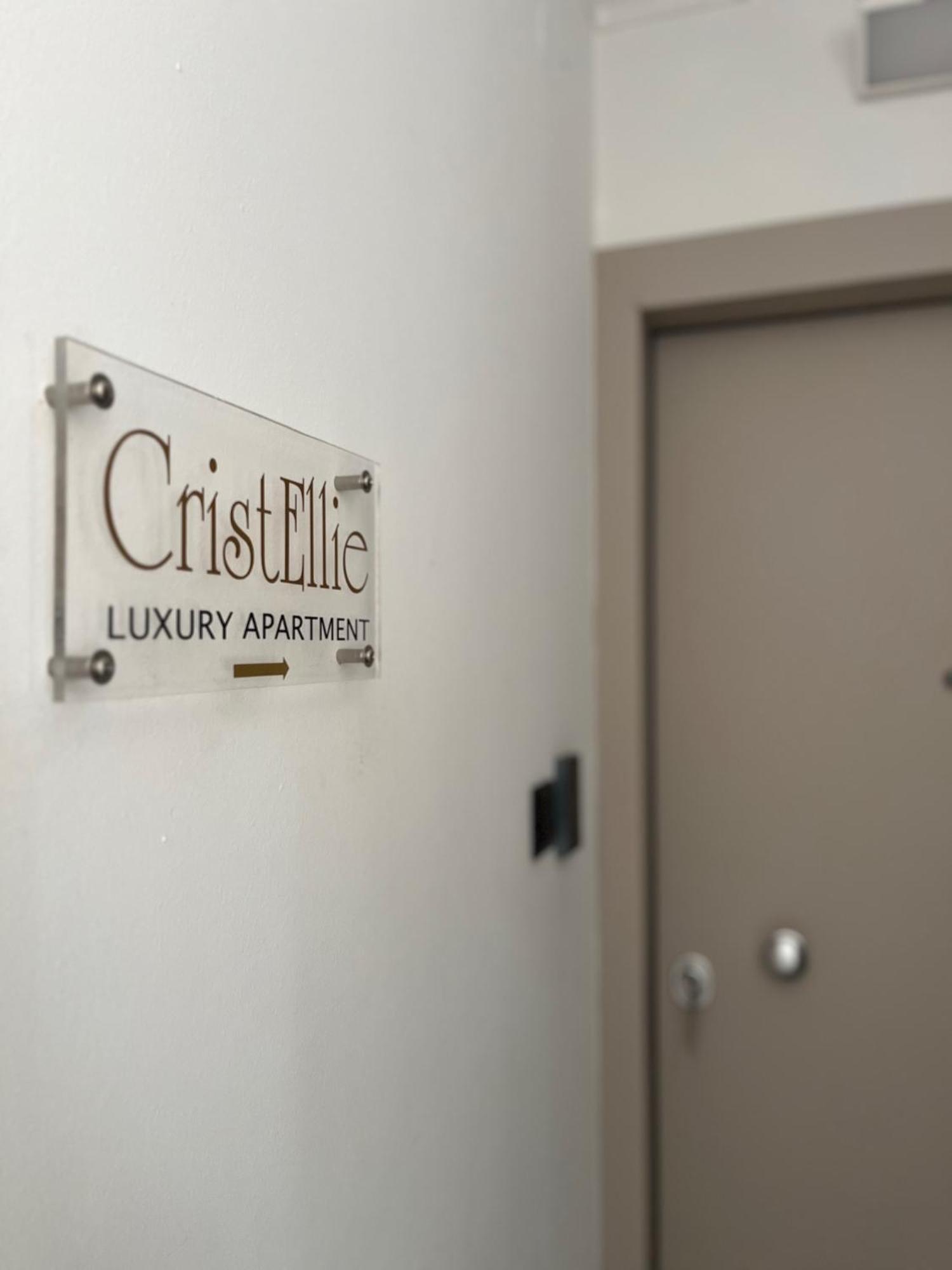 Christellie Luxury Apartment Kiáton Екстериор снимка