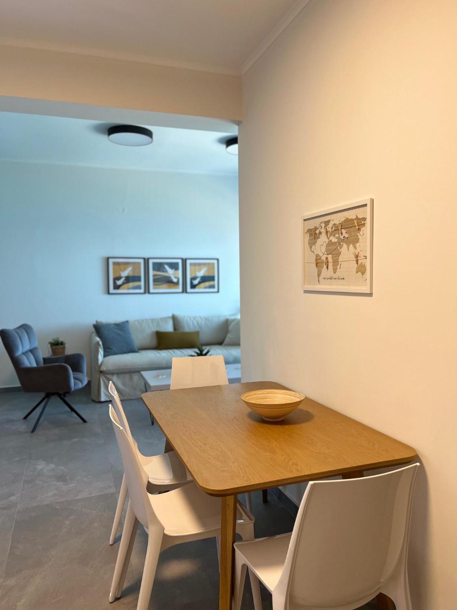 Christellie Luxury Apartment Kiáton Екстериор снимка